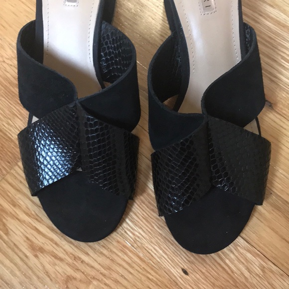 NWOT TAHARI Block Heels Never Worn - Picture 4 of 7